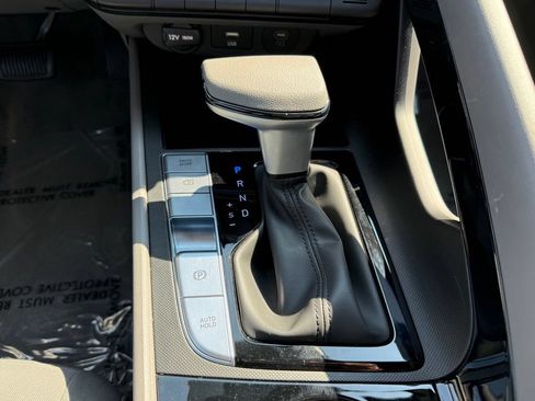 Certified 2025 Hyundai Elantra Hybrid FWD image 22