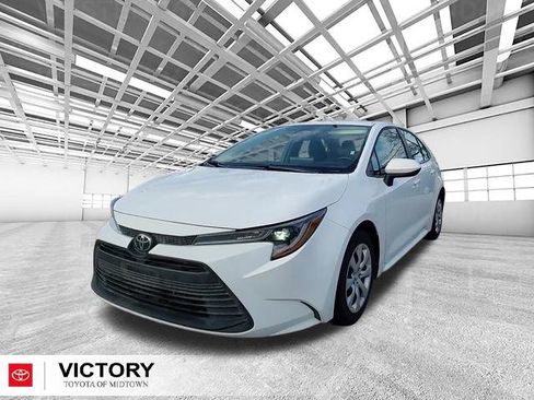 Used 2023 Toyota Corolla LE image 8