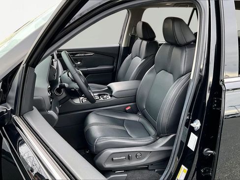 Certified 2024 Honda Pilot Touring image 15