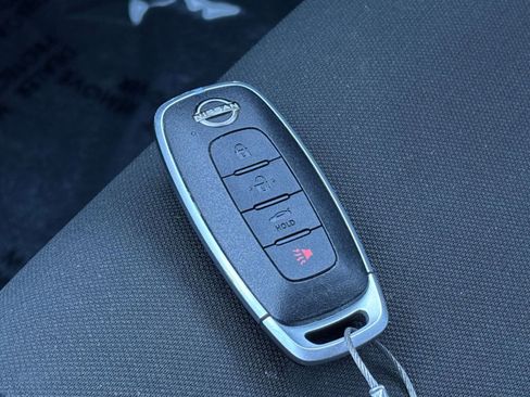 Used 2025 Nissan Versa SV FWD image 21