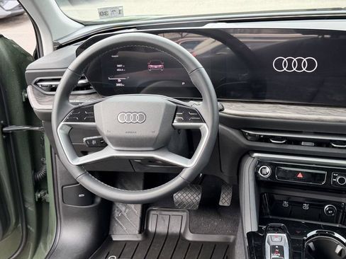 Used 2025 Audi Q5 Premium Plus w/ Premium Plus AWD/4WD image 23