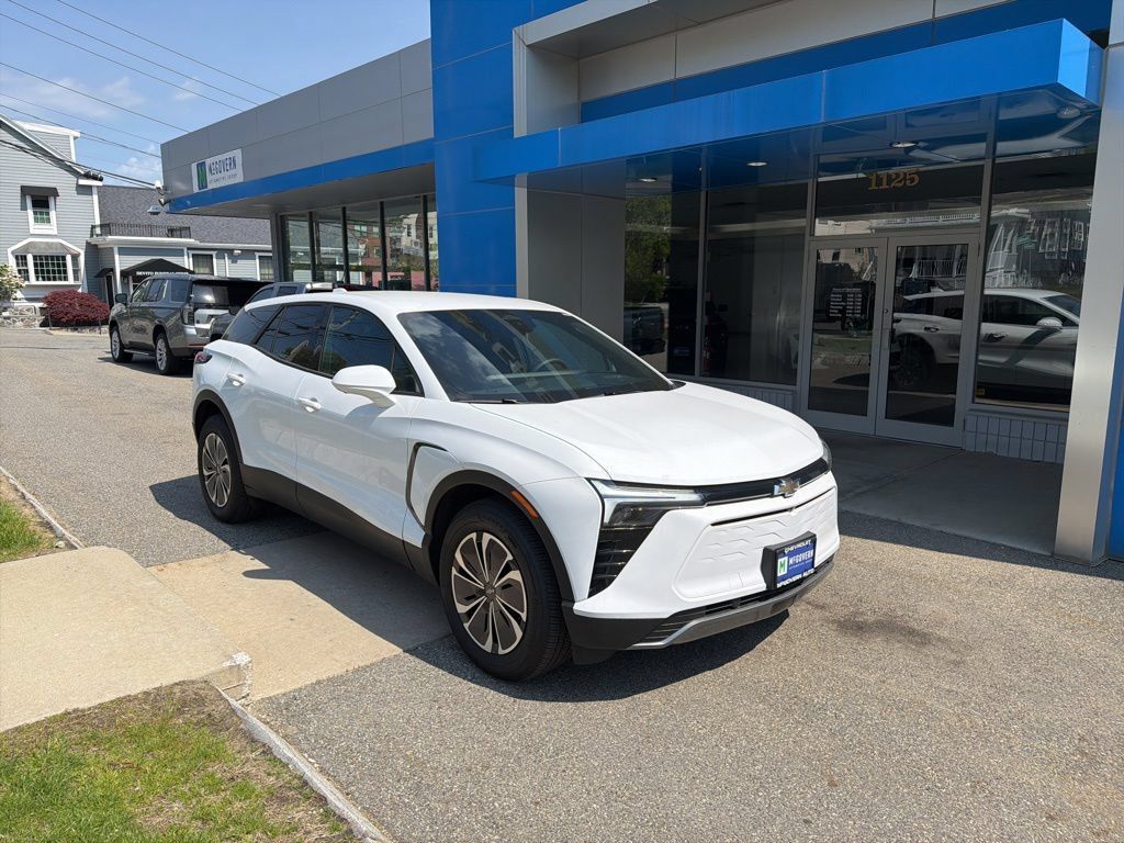 New 2025 Chevrolet Blazer EV LT w/ LPO, All-Weather Mat Package AWD/4WD image 7