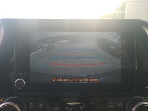 Used 2024 Toyota Highlander XLE image 31