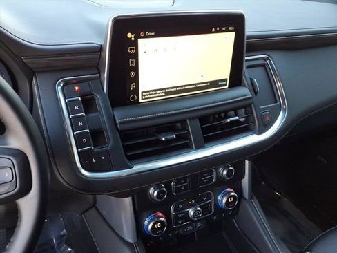 Used 2024 GMC Yukon XL SLT image 5