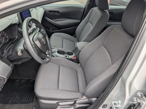 Used 2024 Toyota Corolla LE FWD image 2