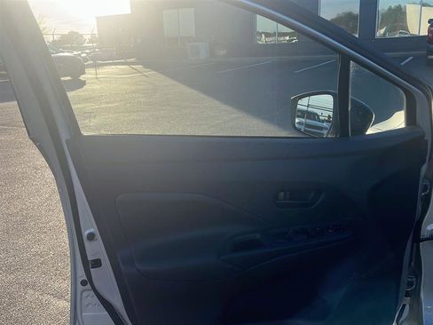 Used 2023 Nissan Versa S w/ S Plus Package image 11