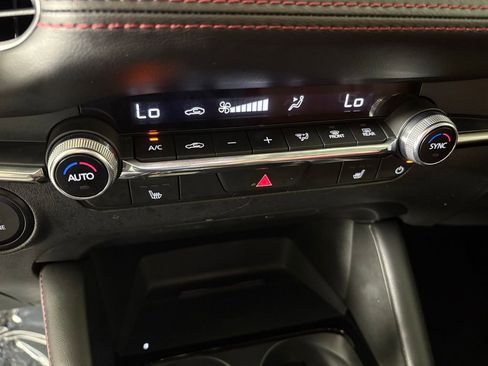 Used 2025 MAZDA MAZDA3 s image 28