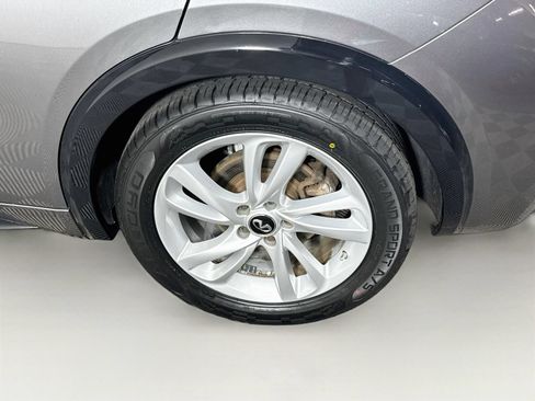 Used 2018 INFINITI QX30 w/ Cargo Package FWD image 26