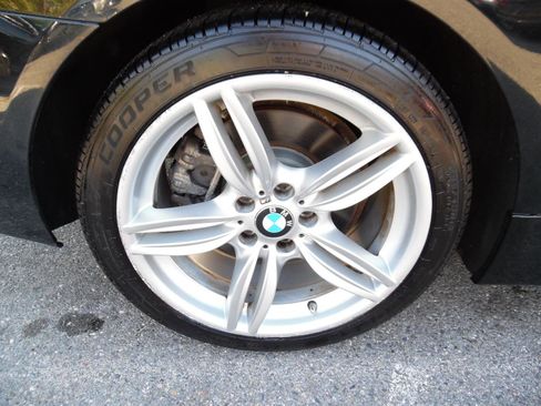 Used 2012 BMW 550i xDrive Sedan AWD/4WD image 24