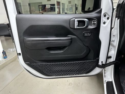 Used 2018 Jeep Wrangler Unlimited Sport S AWD/4WD image 10