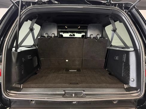Used 2017 Lincoln Navigator L Select RWD image 13