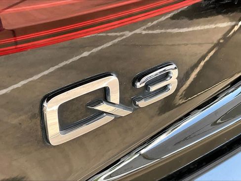 Used 2018 Audi Q3 2.0T Premium Plus w/ Premium Plus Package AWD/4WD image 31