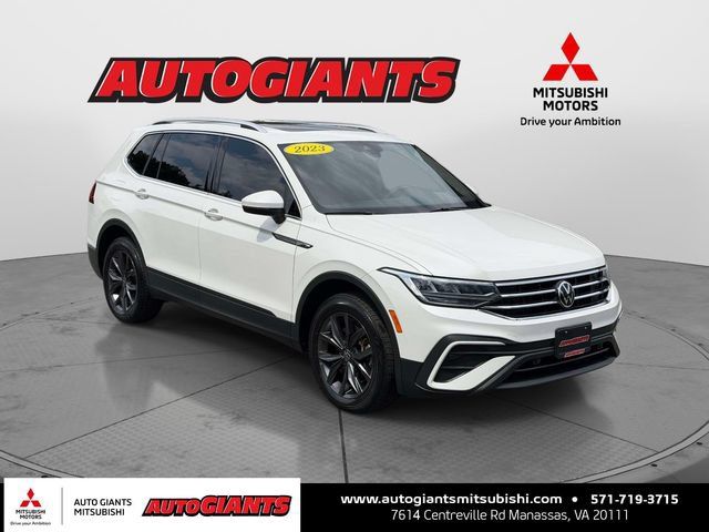 Used 2023 Volkswagen Tiguan SE w/ Panoramic Sunroof Package AWD/4WD image 1