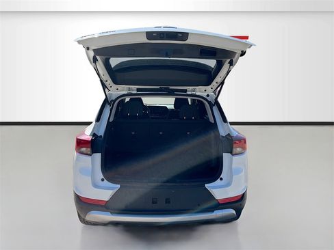 Used 2024 Chevrolet TrailBlazer LT w/ Driver Confidence Package image 23