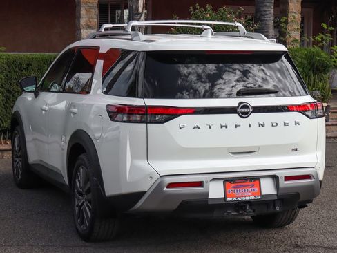 Used 2022 Nissan Pathfinder SL w/ SL Premium Package image 6