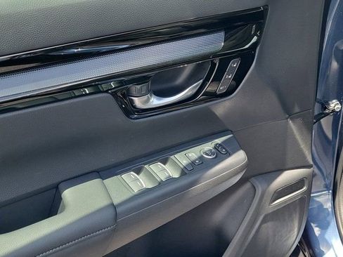 Used 2025 Honda CR-V EX-L image 17
