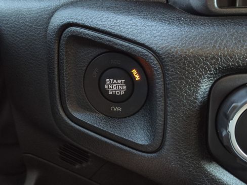 Used 2024 Jeep Wrangler Sport S image 22