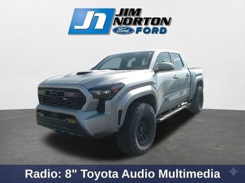 Used 2024 Toyota Tacoma TRD Sport RWD image 4
