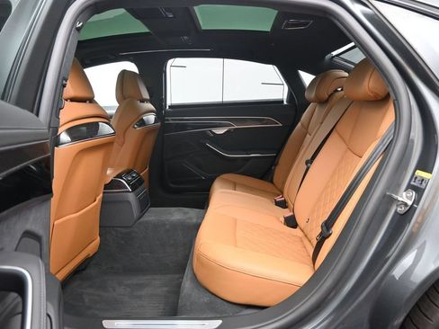 Used 2022 Audi S8 AWD/4WD image 25
