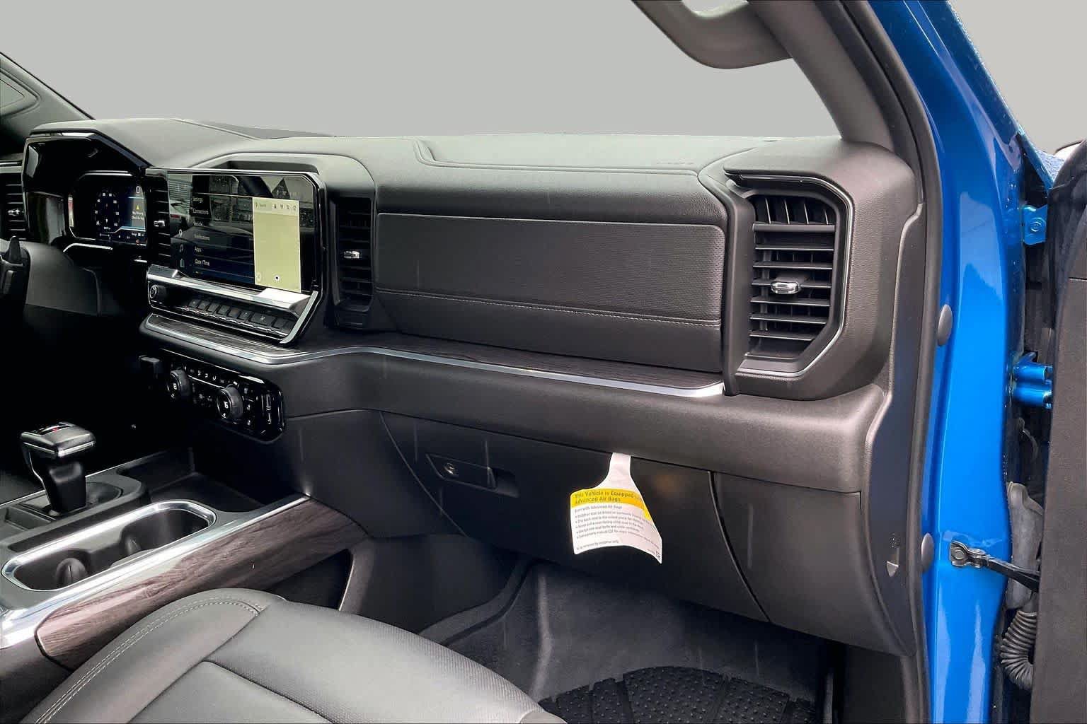 Used 2022 Chevrolet Silverado 1500 LTZ w/ LTZ Convenience Package II RWD image 18