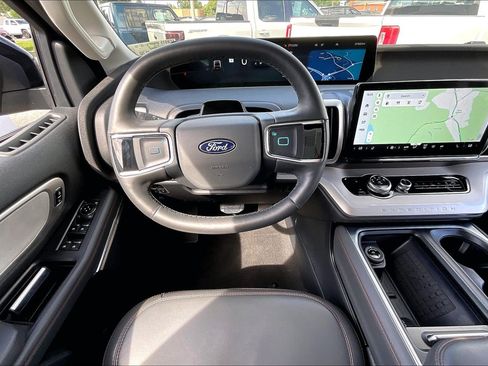 Certified 2025 Ford Expedition Max Active AWD/4WD image 5