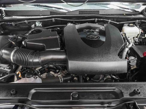 Used 2021 Toyota Tacoma TRD Off-Road image 30