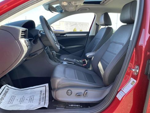 Used 2022 Volkswagen Passat 2.0T SE image 9