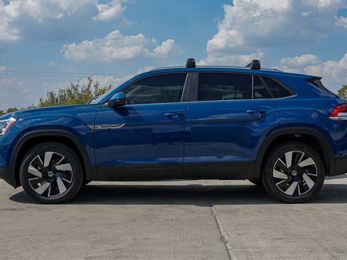 New 2026 Volkswagen Atlas Cross Sport SE FWD image 5