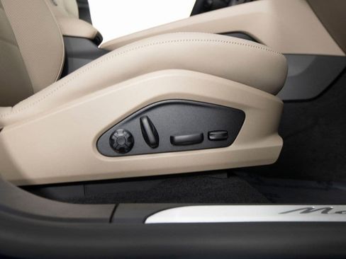 New 2026 Porsche Macan 4 Electric AWD/4WD image 36