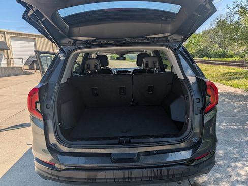 Used 2020 GMC Terrain SLT w/ Elevation Edition image 5