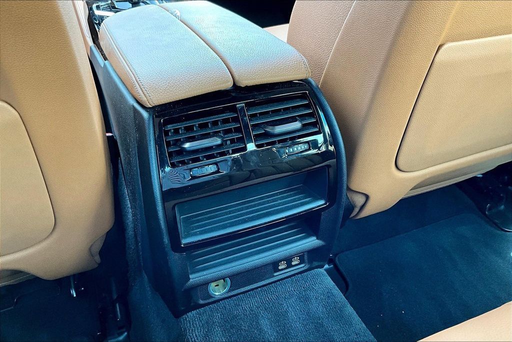 Used 2021 BMW 540i w/ M Sport Package RWD image 10