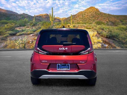 Used 2023 Kia Soul LX w/ Option Group 015 FWD image 6