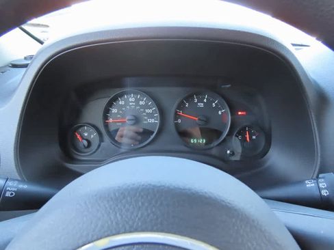 Used 2013 Jeep Patriot Sport w/ PWR Value Group image 23