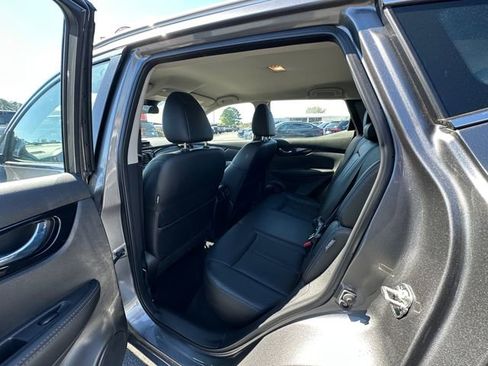 Used 2022 Nissan Rogue Sport SL image 18