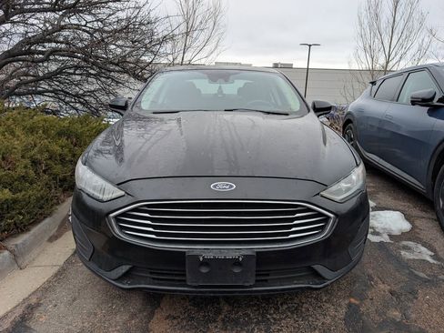 Used 2020 Ford Fusion SE image 2