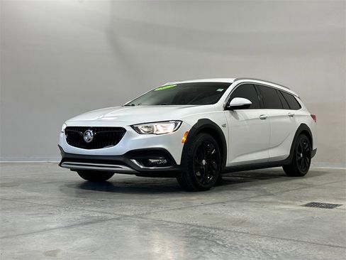 Used 2019 Buick Regal Preferred image 2