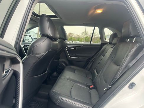 Used 2021 Toyota RAV4 XLE w/ Convenience Package image 21