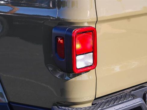 New 2025 Jeep Gladiator Sport image 11