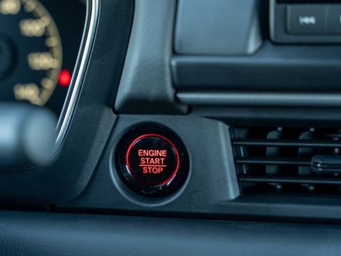 Used 2025 Honda Pilot Sport image 31