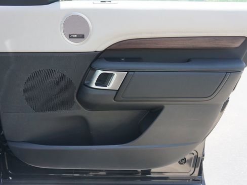 New 2025 Land Rover Discovery Dynamic SE image 21