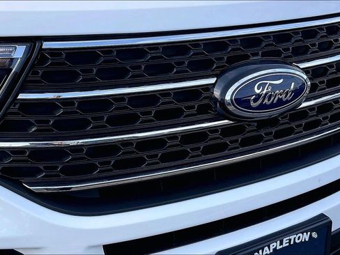 Certified 2023 Ford Explorer XLT w/ Equipment Group 202A image 27