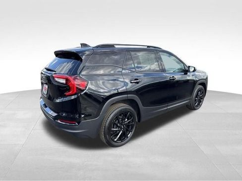 Used 2024 GMC Terrain SLT w/ Elevation Edition AWD/4WD image 4