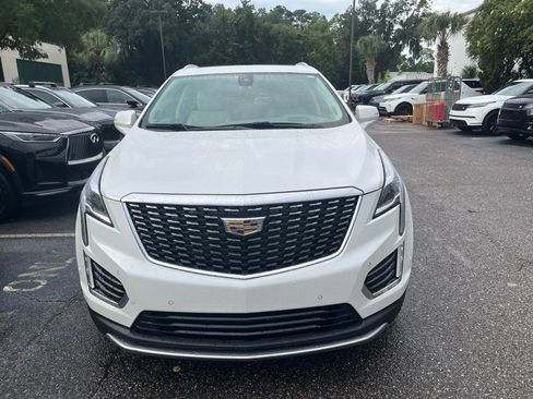 Used 2021 Cadillac XT5 Premium Luxury FWD image 3