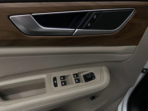 New 2026 Volkswagen Atlas SE image 32