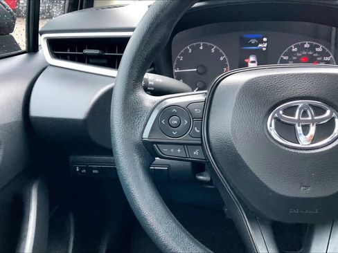 Used 2025 Toyota Corolla LE image 22