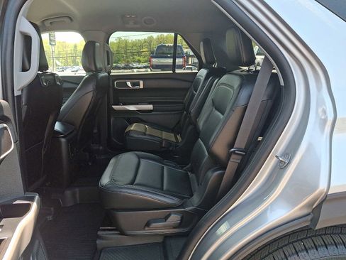 Certified 2023 Ford Explorer XLT w/ Equipment Group 202A AWD/4WD image 10