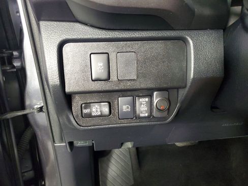 Used 2021 Toyota Tacoma TRD Sport w/ Technology Package image 28