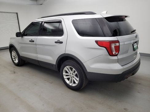 Used 2017 Ford Explorer FWD image 3