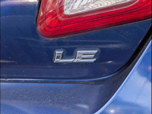 Used 2011 Toyota Camry LE FWD image 9