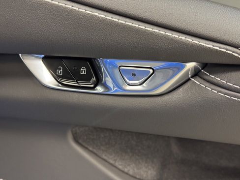 New 2026 Chevrolet Corvette Stingray Coupe w/ Z51 Performance Package image 22